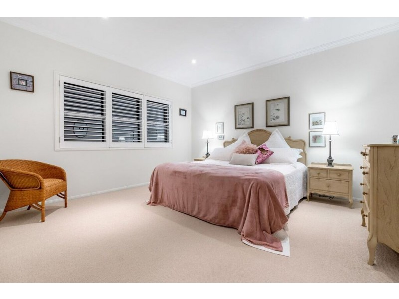 11 Drysdale Street, Mount Ommaney QLD 4074