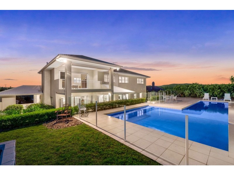 11 Drysdale Street, Mount Ommaney QLD 4074