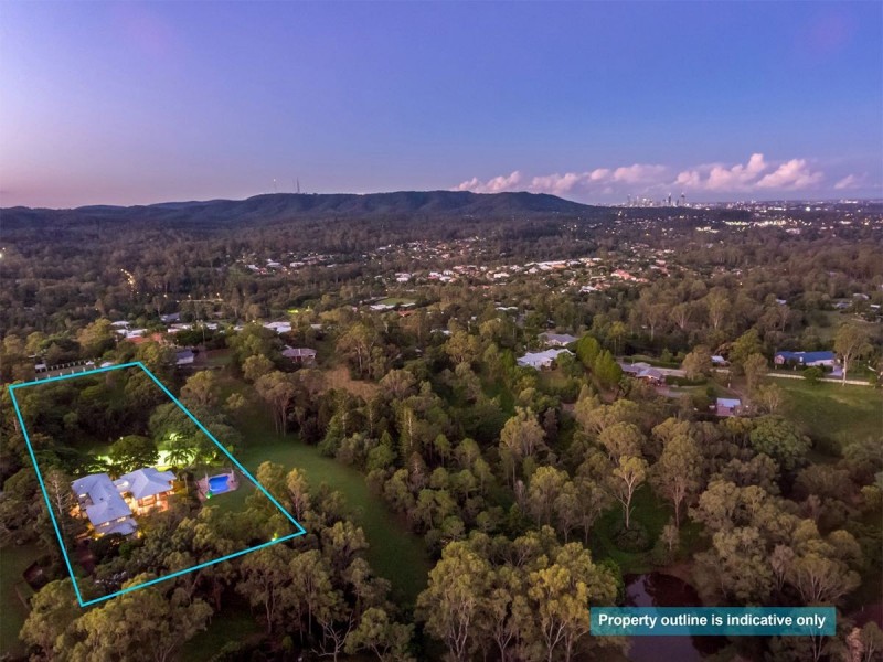 18 Royston Street, Brookfield QLD 4069