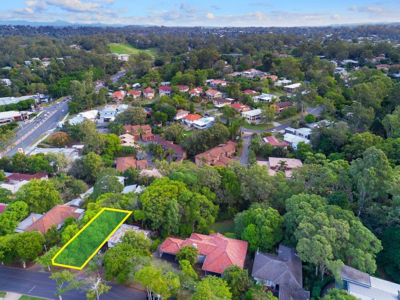 14 Burbong Street, Chapel Hill QLD 4069