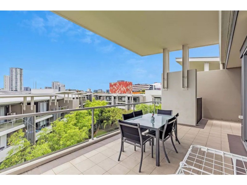 1702/141 Campbell Street, Bowen Hills QLD 4006