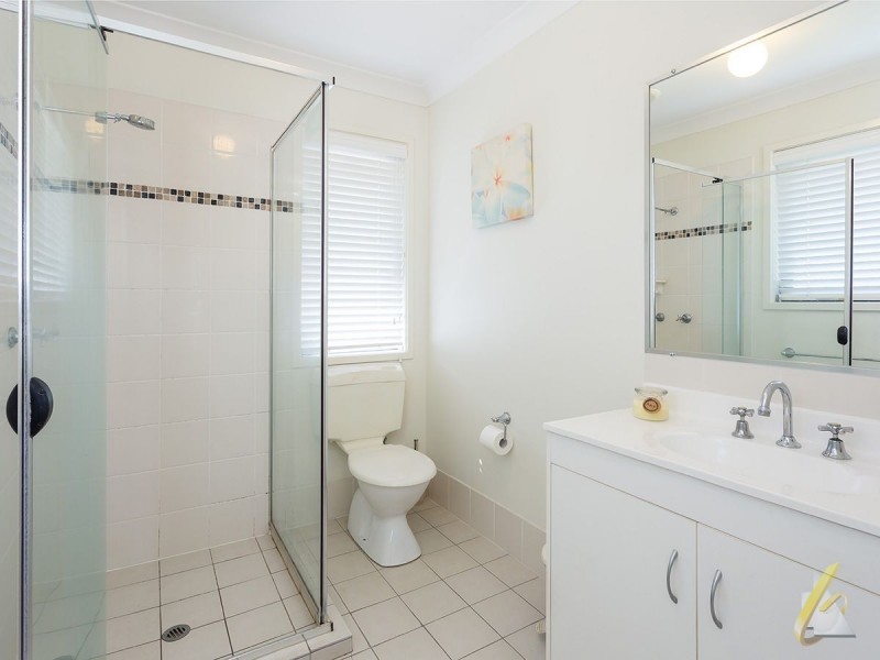 1/18 Golden Crest Place, Bellbowrie QLD 4070