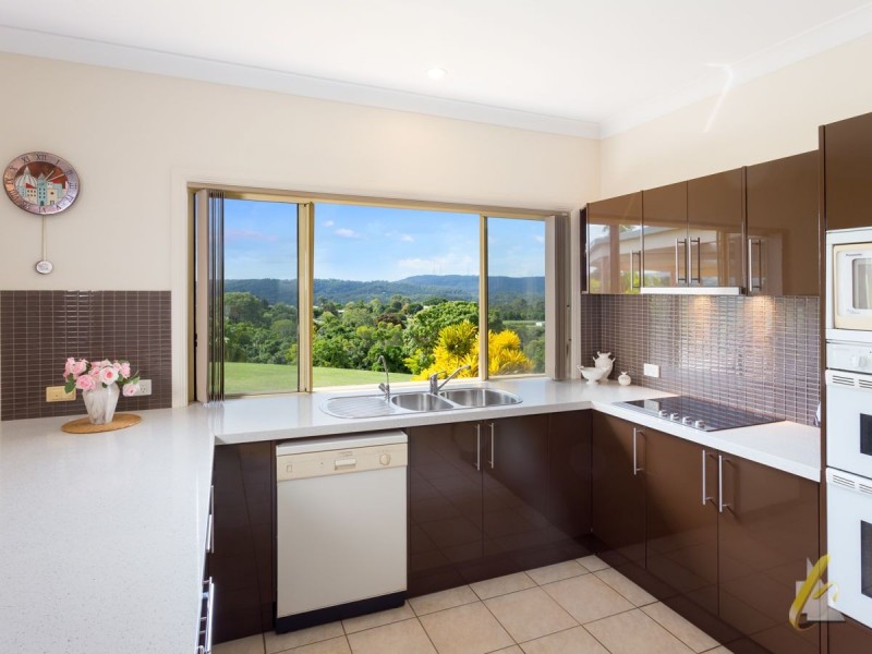 77 McMullen Road, Brookfield QLD 4069