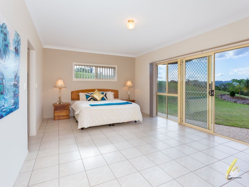 77 McMullen Road, Brookfield QLD 4069