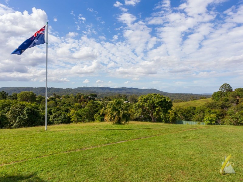 77 McMullen Road, Brookfield QLD 4069