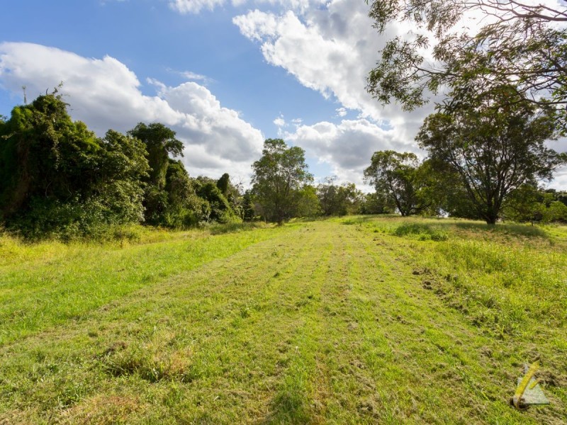 77 McMullen Road, Brookfield QLD 4069