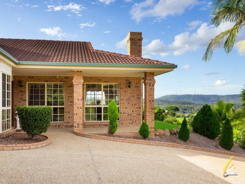 77 McMullen Road, Brookfield QLD 4069