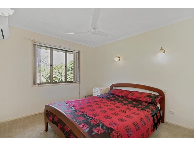 19 Merrilyn St, Chapel Hill QLD 4069