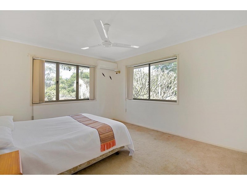 19 Merrilyn St, Chapel Hill QLD 4069