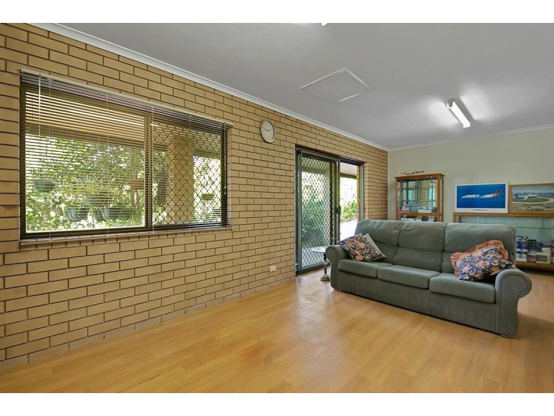 19 Merrilyn St, Chapel Hill QLD 4069