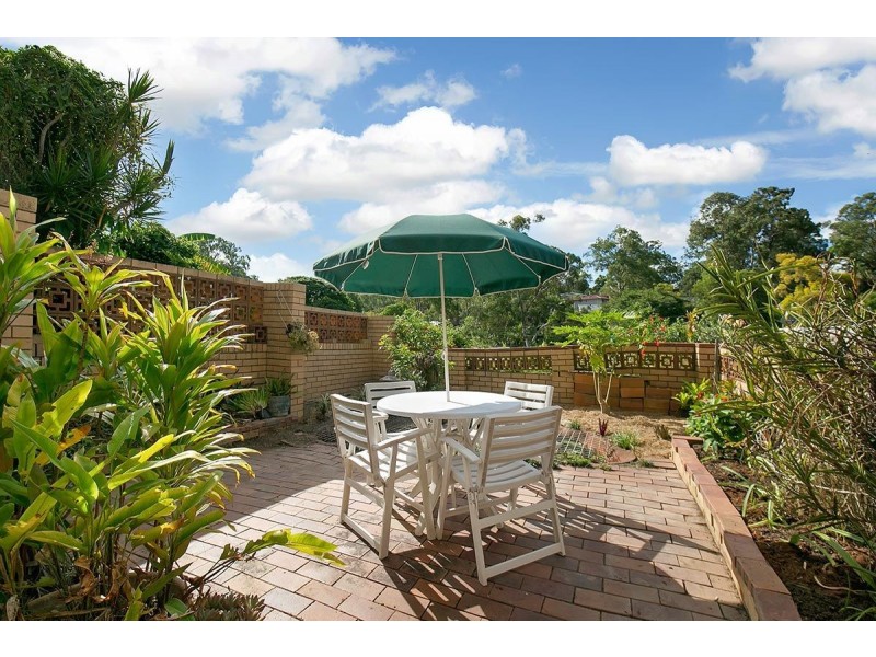 19 Merrilyn St, Chapel Hill QLD 4069