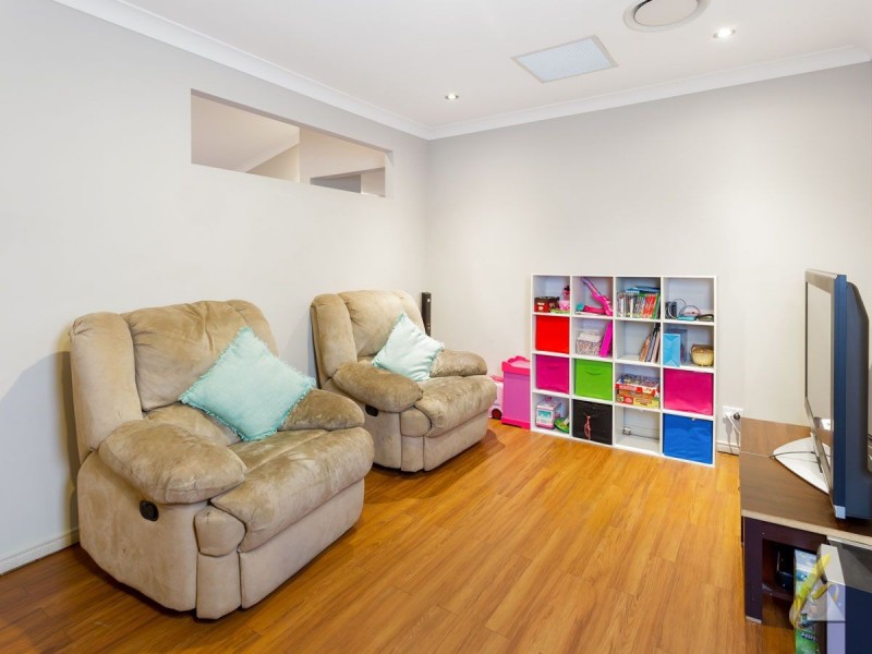 8 Frederick Street, Moggill QLD 4070