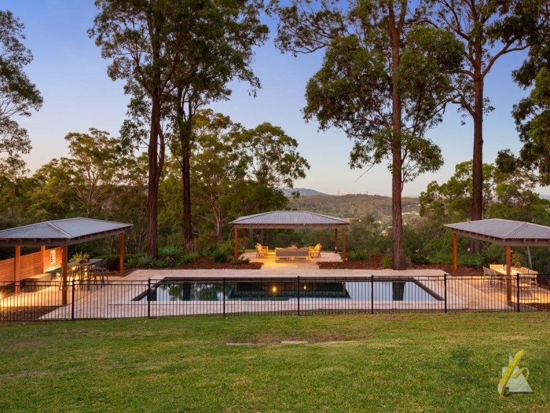 300 Old Farm Road, Pullenvale QLD 4069