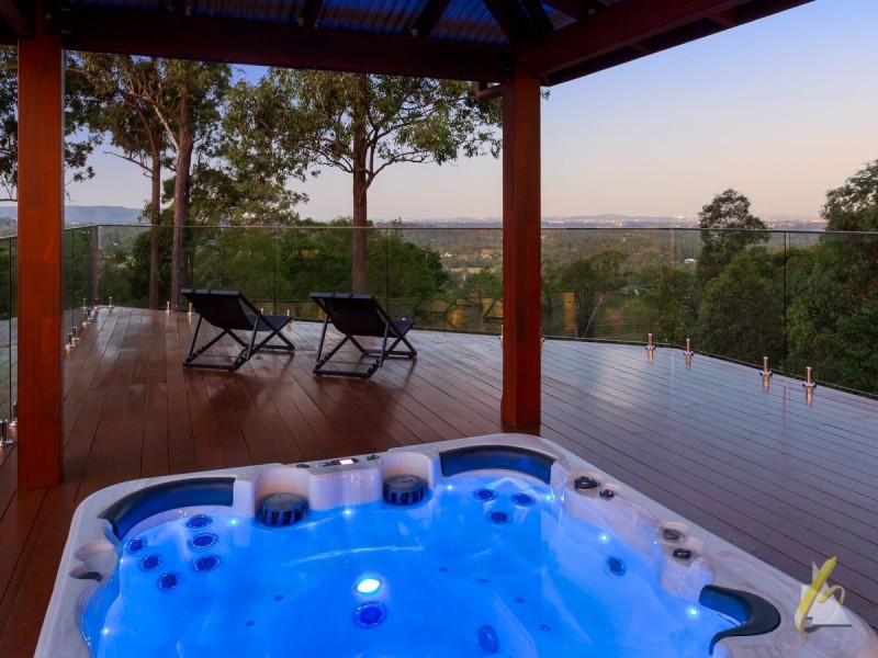 300 Old Farm Road, Pullenvale QLD 4069