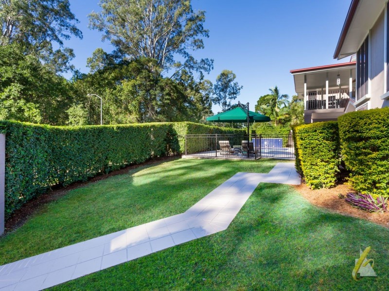 2 Ruth Miller Close, Fig Tree Pocket QLD 4069