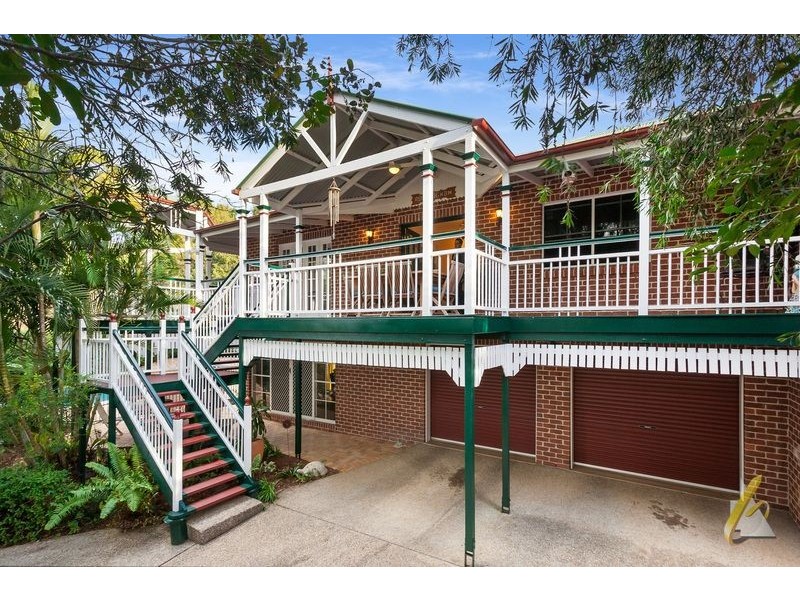 9 Whiteley Close, Brookfield QLD 4069