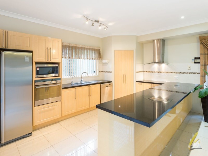3 Cayman Pl, Forest Lake QLD 4078