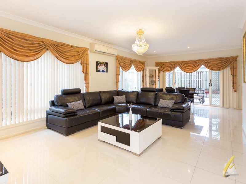 3 Cayman Pl, Forest Lake QLD 4078