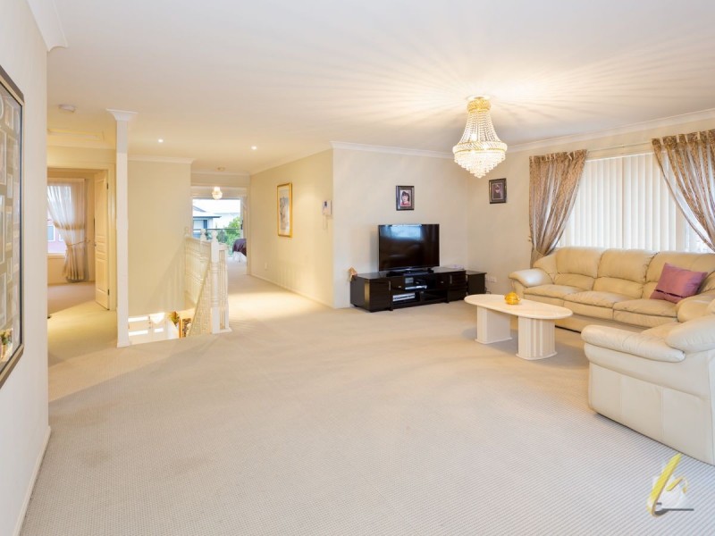 3 Cayman Pl, Forest Lake QLD 4078