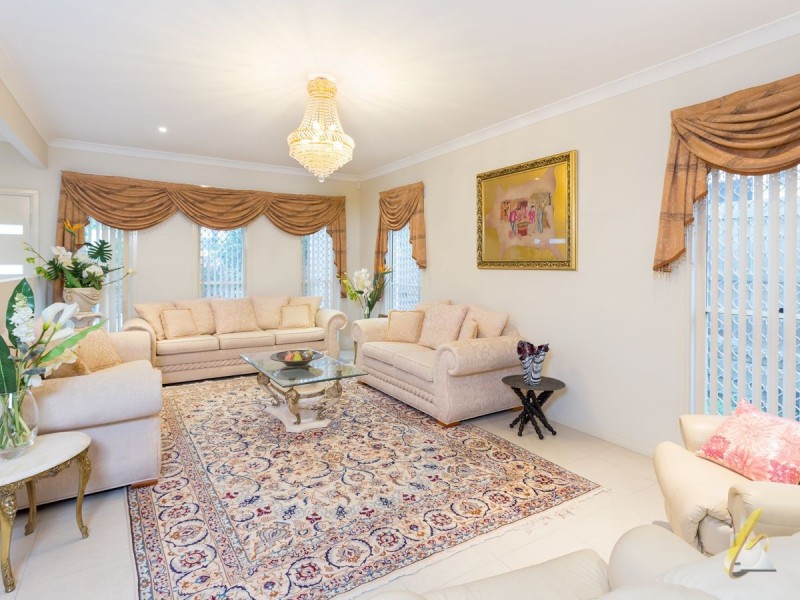 3 Cayman Pl, Forest Lake QLD 4078