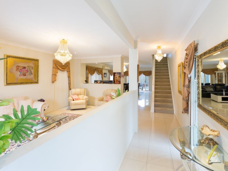 3 Cayman Pl, Forest Lake QLD 4078