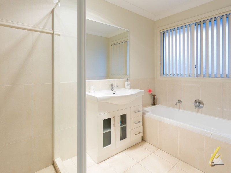 3 Cayman Pl, Forest Lake QLD 4078