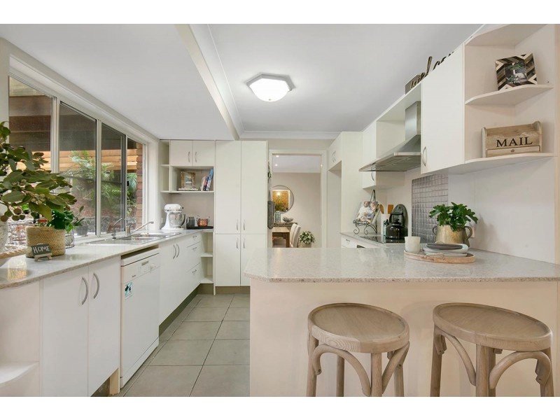 12 Nankoor St, Chapel Hill QLD 4069