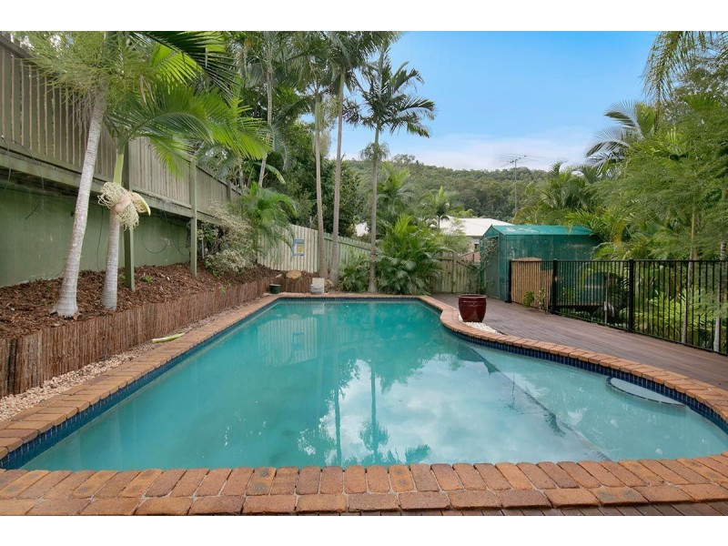 12 Nankoor St, Chapel Hill QLD 4069