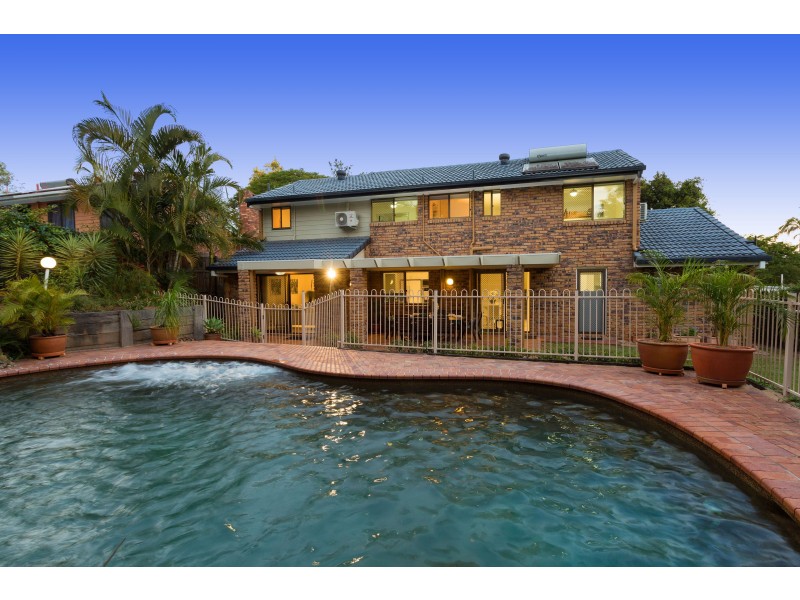 21 Farnworth Street, Chapel Hill QLD 4069