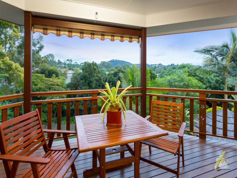 7 Williams Close, Brookfield QLD 4069