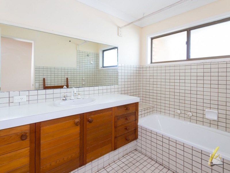 2 Nankin Street, Fig Tree Pocket QLD 4069