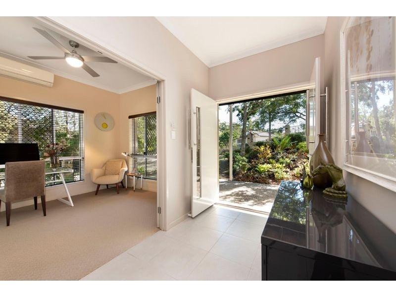 27 Vakuta Street, Fig Tree Pocket QLD 4069