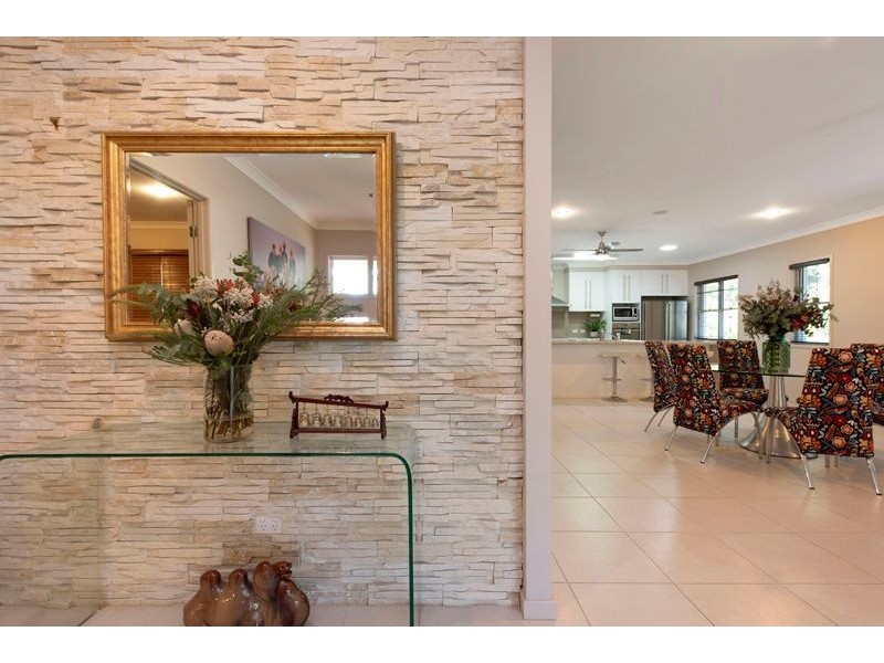 27 Vakuta Street, Fig Tree Pocket QLD 4069