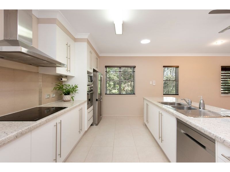 27 Vakuta Street, Fig Tree Pocket QLD 4069