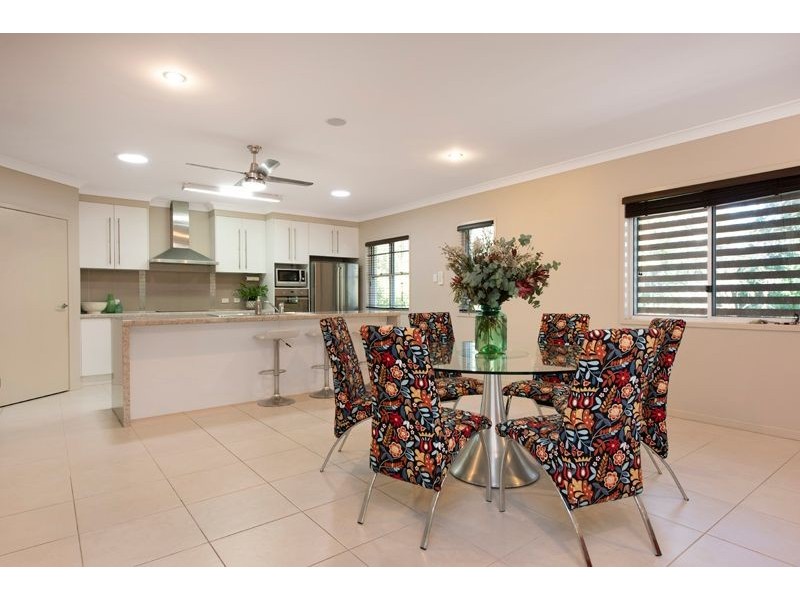 27 Vakuta Street, Fig Tree Pocket QLD 4069
