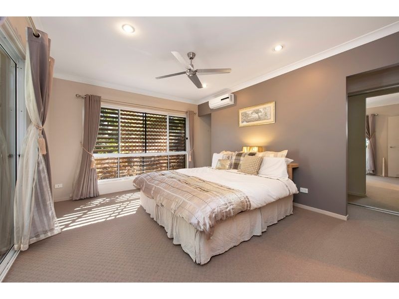 27 Vakuta Street, Fig Tree Pocket QLD 4069
