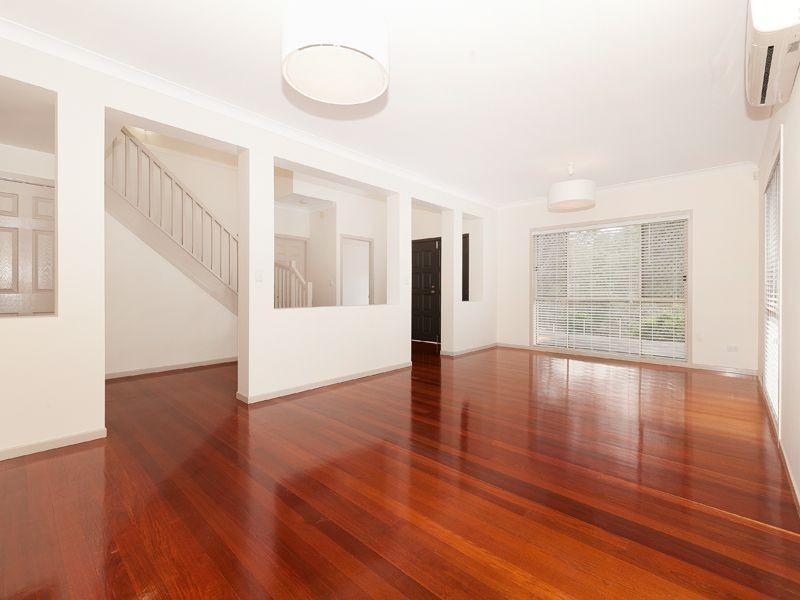 15 Walker Place, Pullenvale QLD 4069