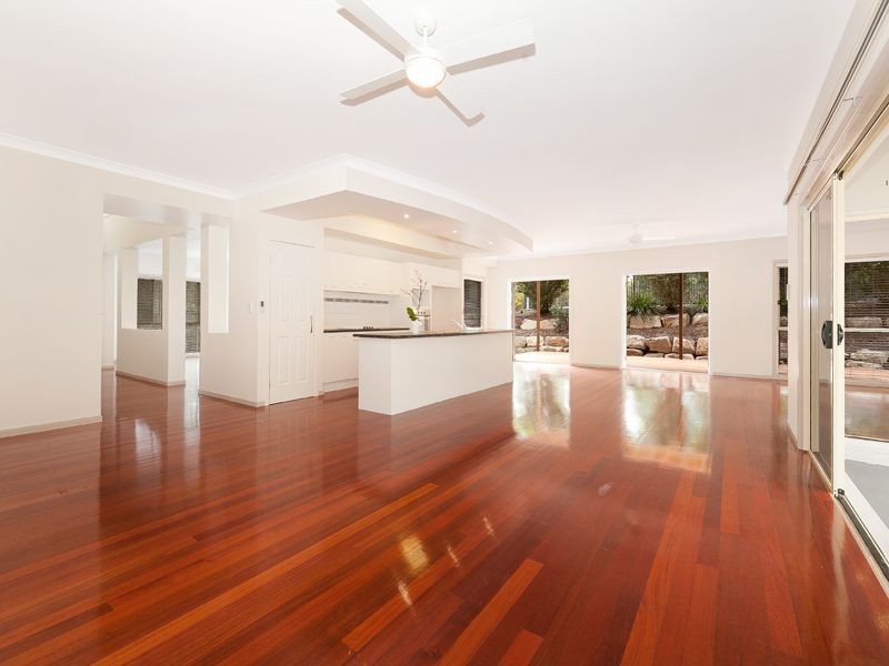 15 Walker Place, Pullenvale QLD 4069