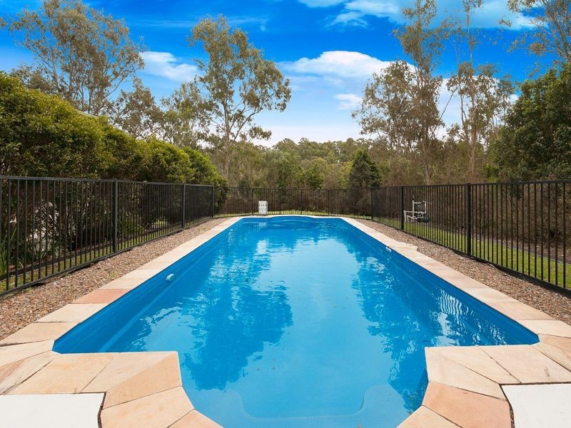 15 Walker Place, Pullenvale QLD 4069