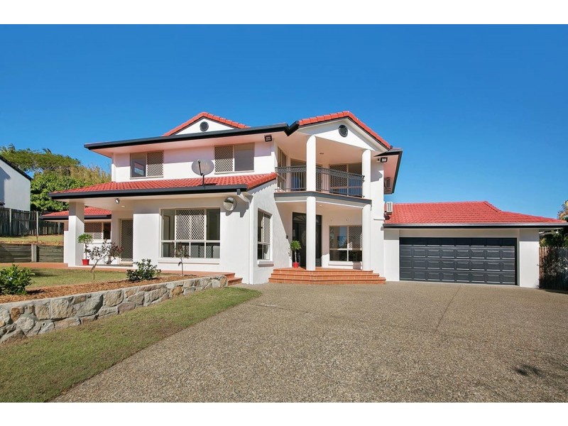 19 Boyd Tce, Brookfield QLD 4069