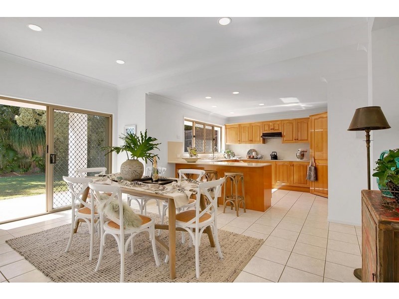 19 Boyd Tce, Brookfield QLD 4069