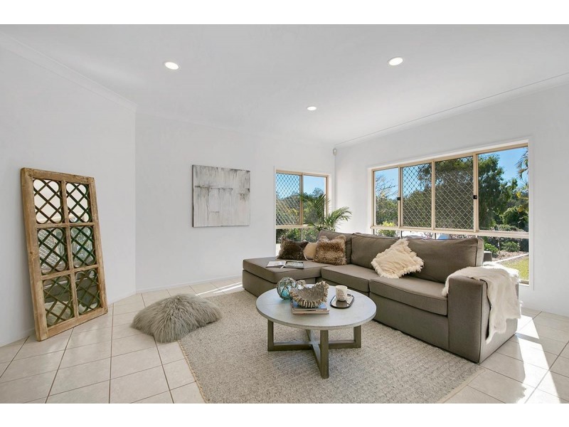 19 Boyd Tce, Brookfield QLD 4069