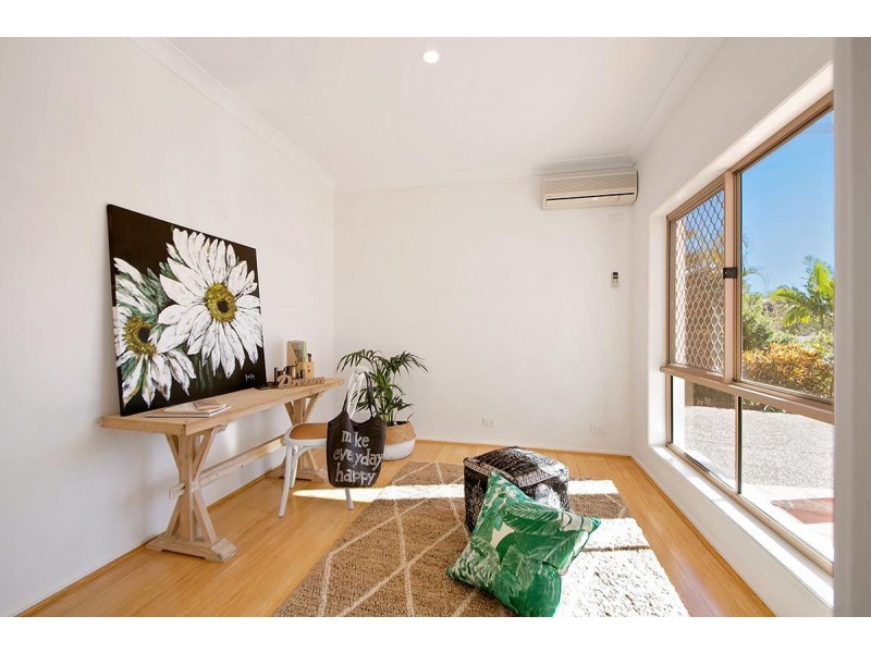 19 Boyd Tce, Brookfield QLD 4069