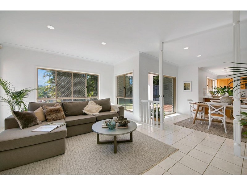 19 Boyd Tce, Brookfield QLD 4069