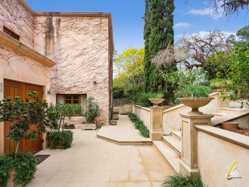 523 Grandview Road, Pullenvale QLD 4069