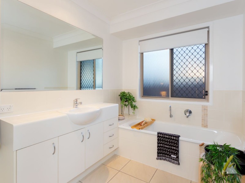 14 Nullarbor Cct, Forest Lake QLD 4078