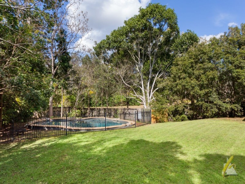 46 McConnell Crescent, Brookfield QLD 4069