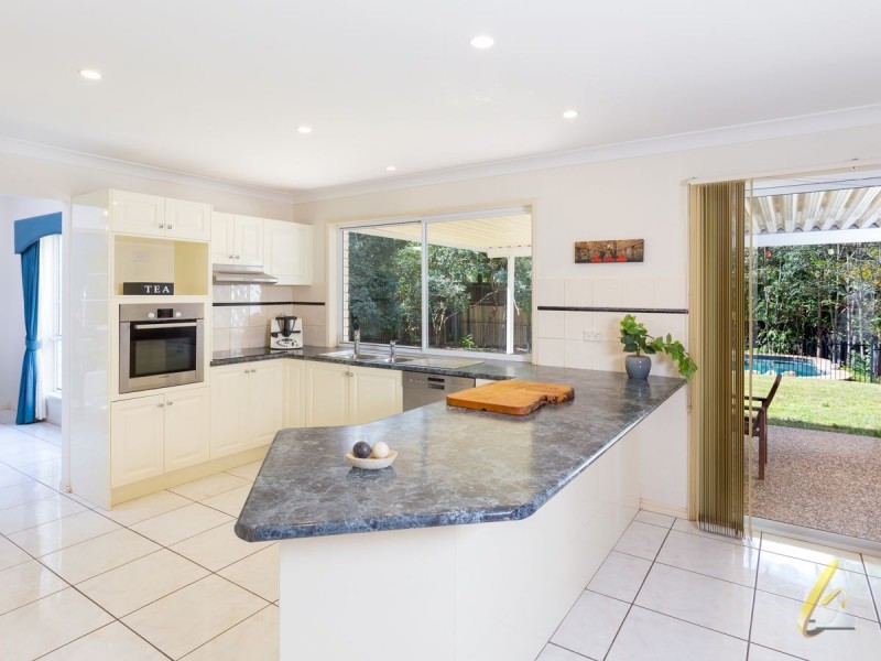 46 McConnell Crescent, Brookfield QLD 4069