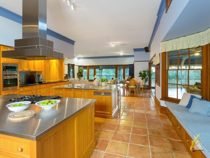 30 Hawkesbury Road, Moggill QLD 4070