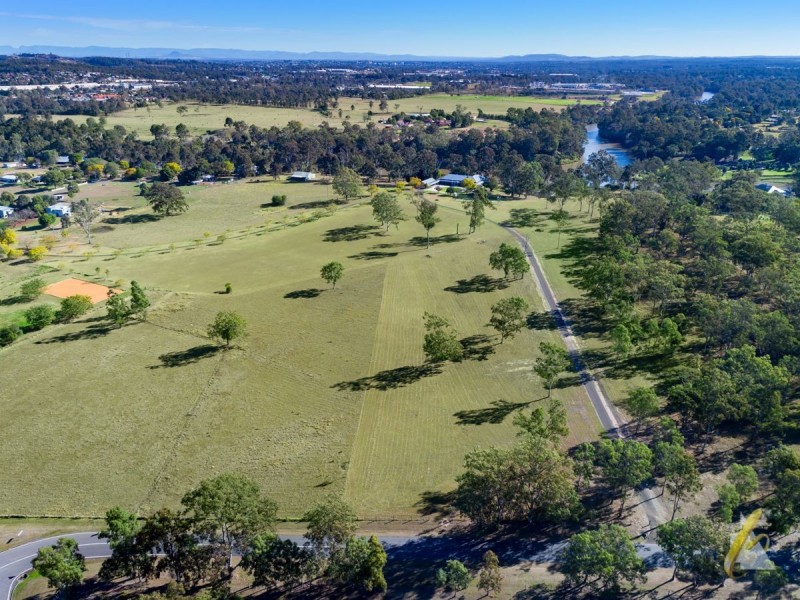 30 Hawkesbury Road, Moggill QLD 4070